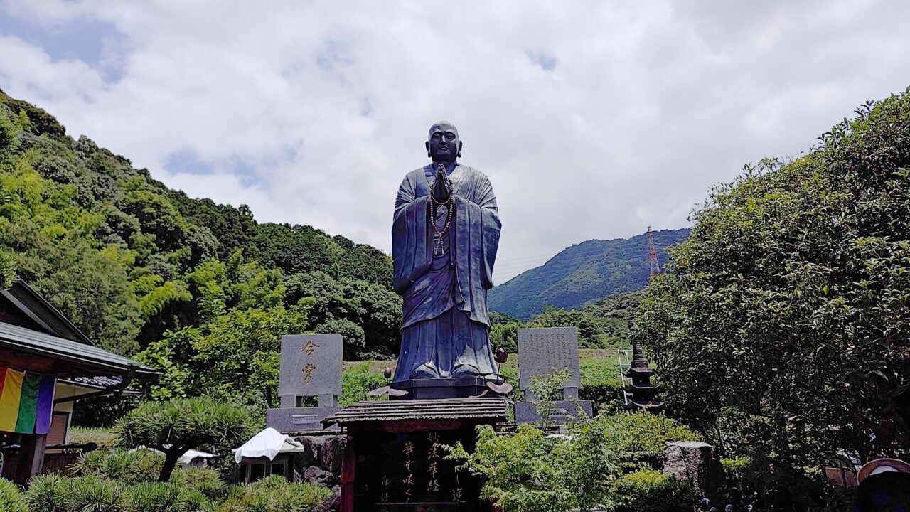 宝満山妙香庵の最澄の像
