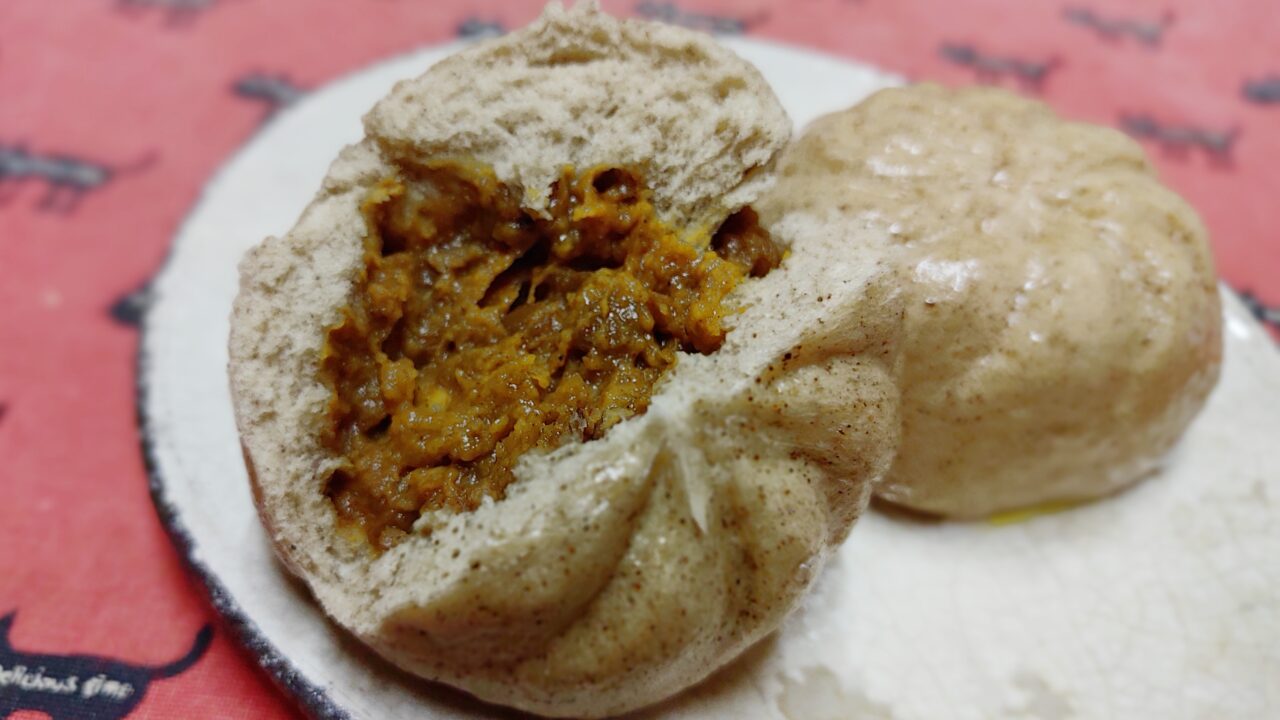 太平閣のチキンカレー饅