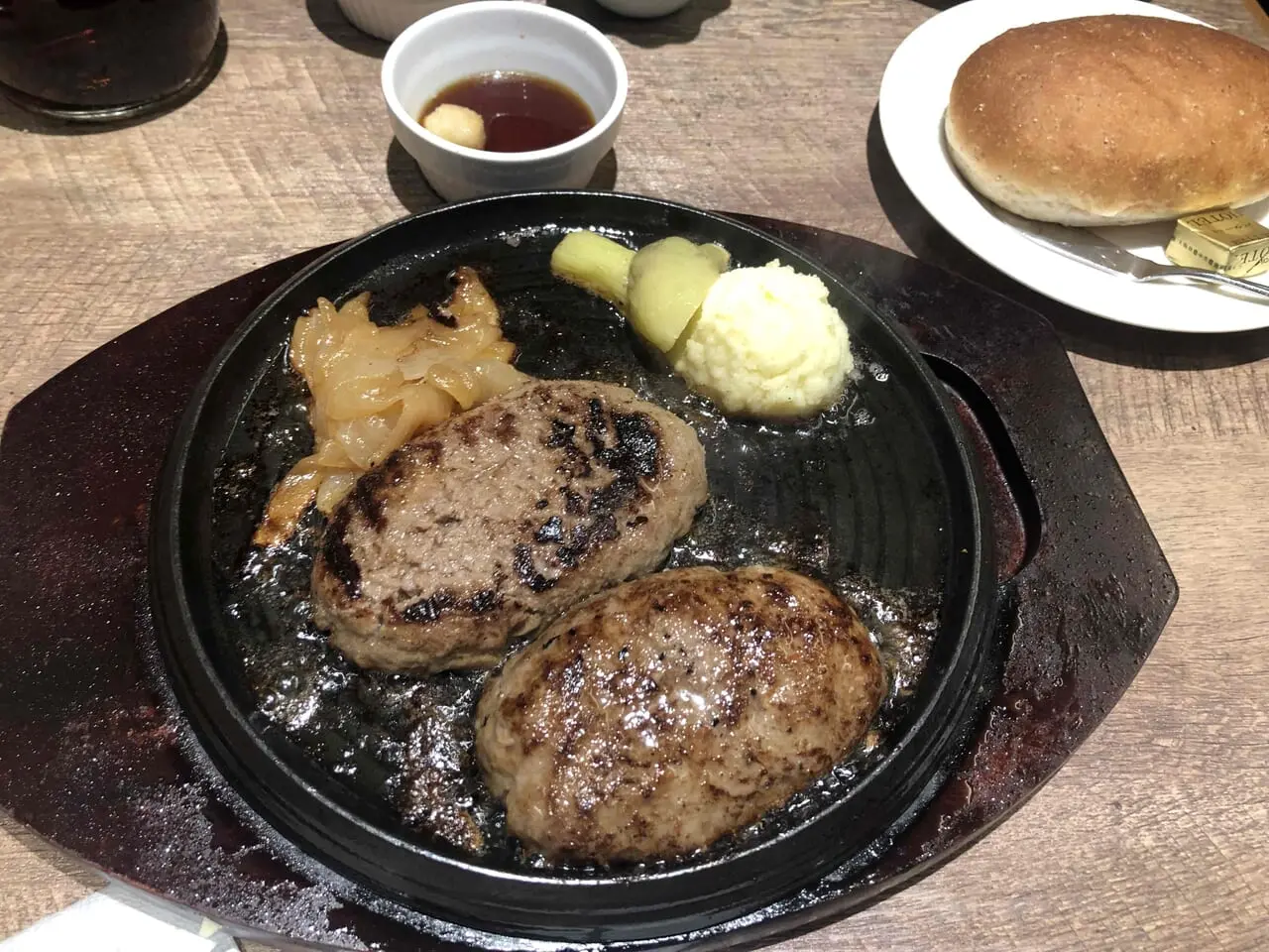 黒毛和牛石窯ハンバーグレギュラーセット