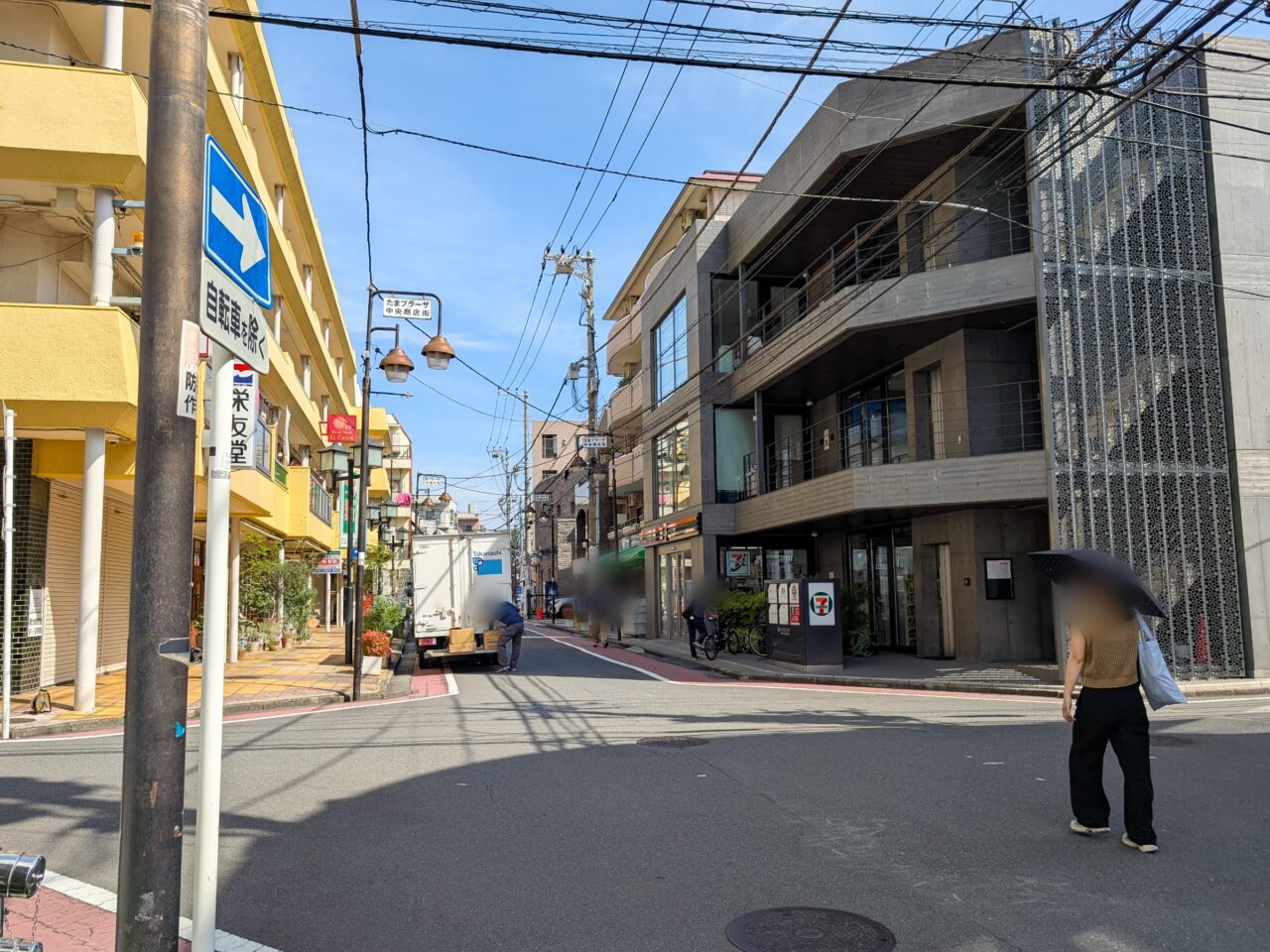 たまプラーザ中央商店街の道路