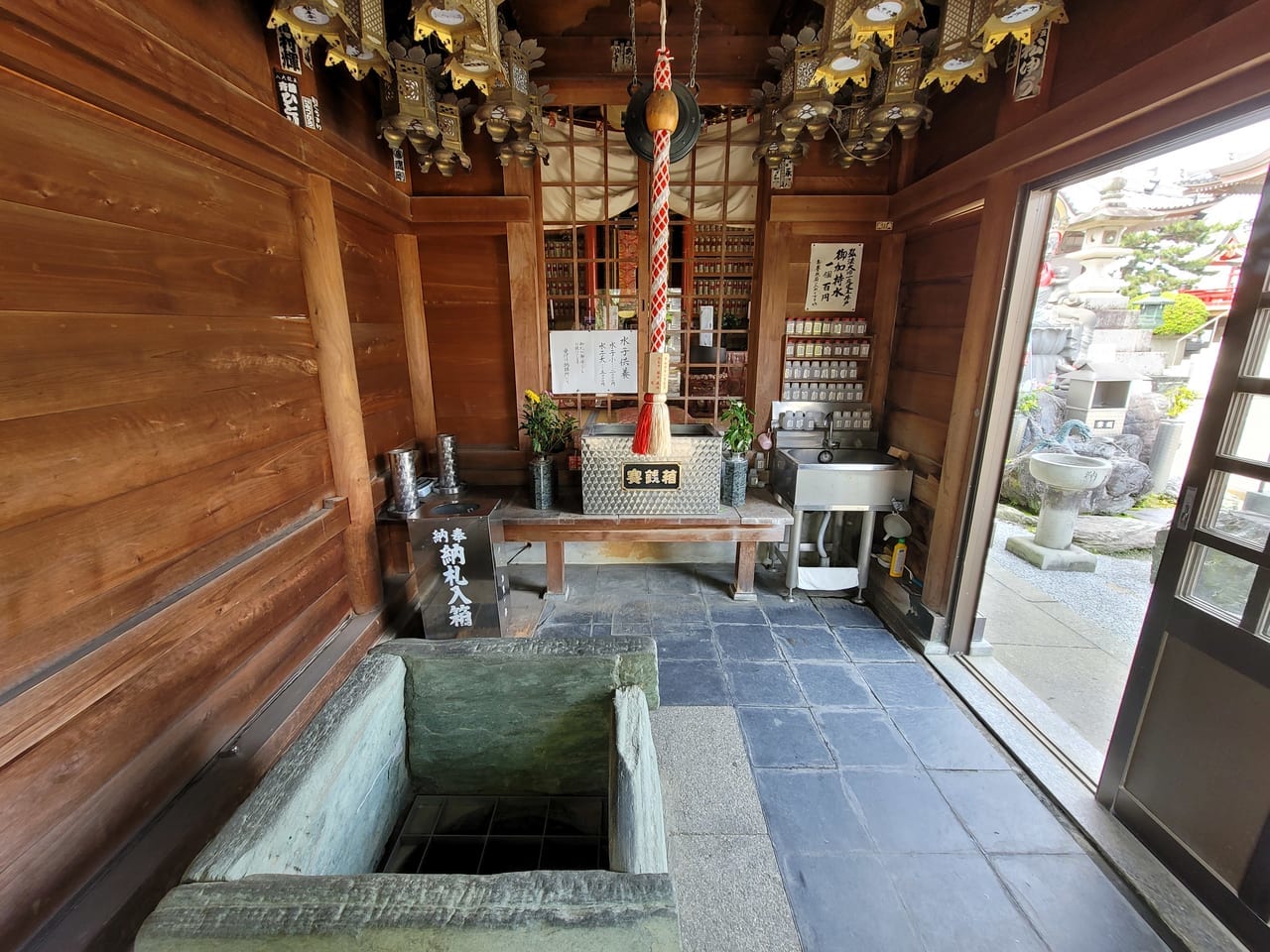 井戸寺の井戸