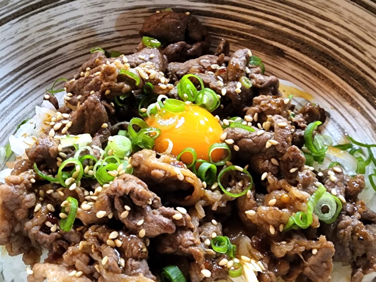 リニューアルオープン前の「焼肉酒場ブッチャー」で食べた肉の丼