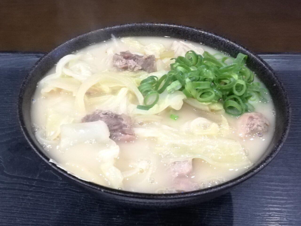 「うどん すぎはら」鶏白うどん。画像提供：「ゆうママ」様