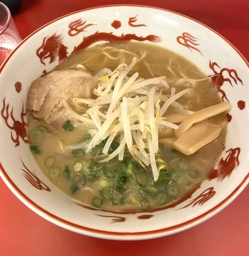 中華そば「いもお国府店」注文商品。画像提供：「釜玉大と天ぷら2つ」様