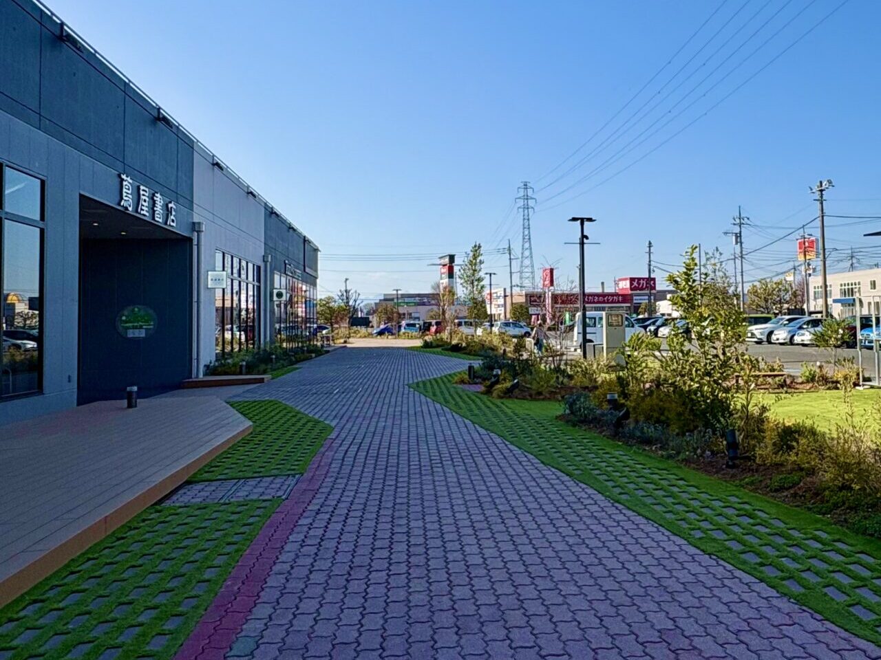 2026年4月14日いせさきガーデンズ自由通路