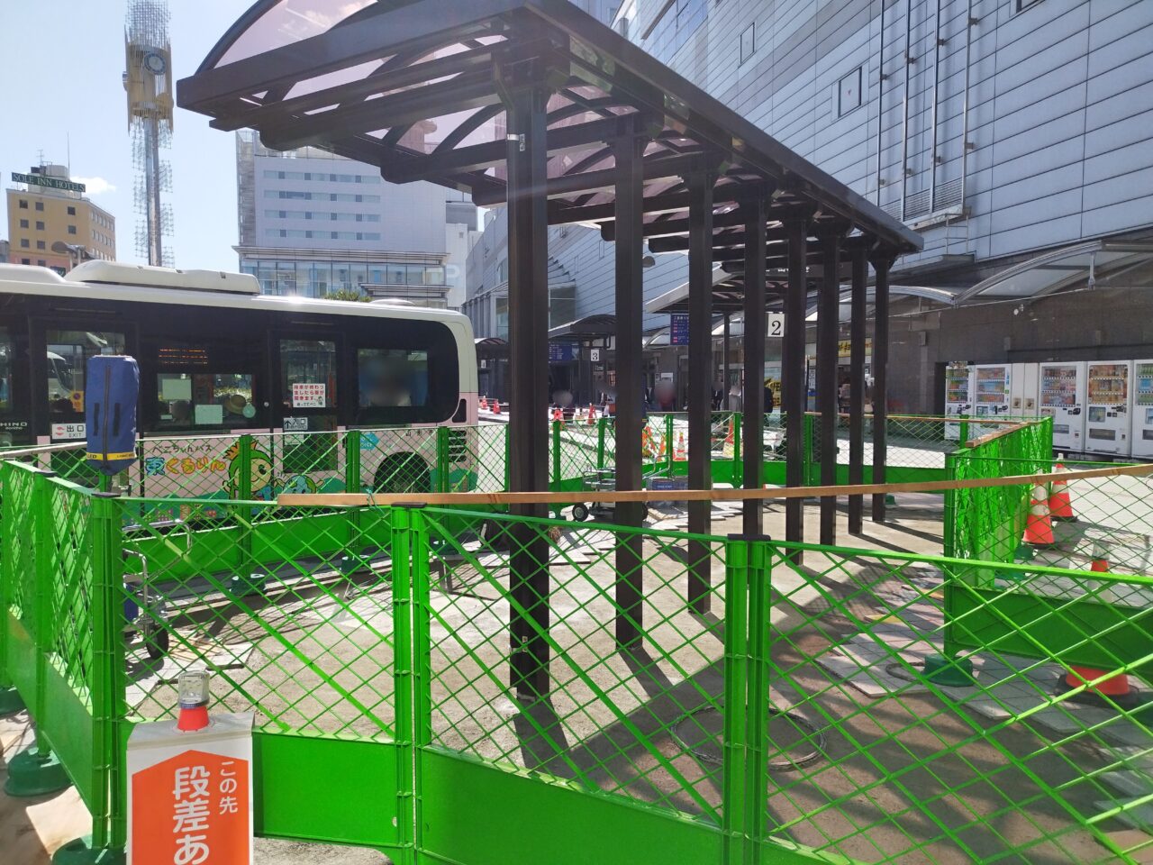 山形駅東口の駅前広場バス停工事