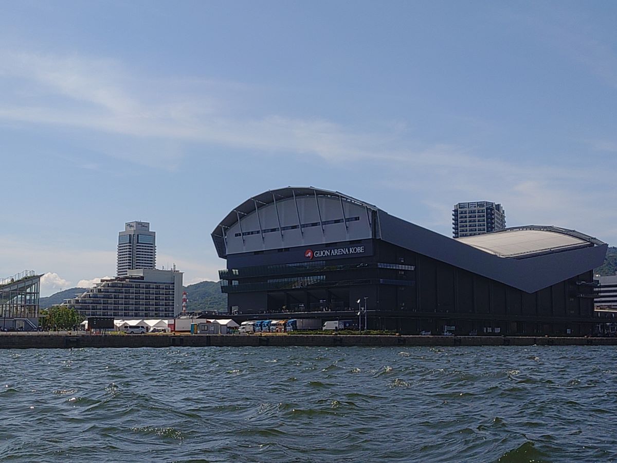 海からの外観