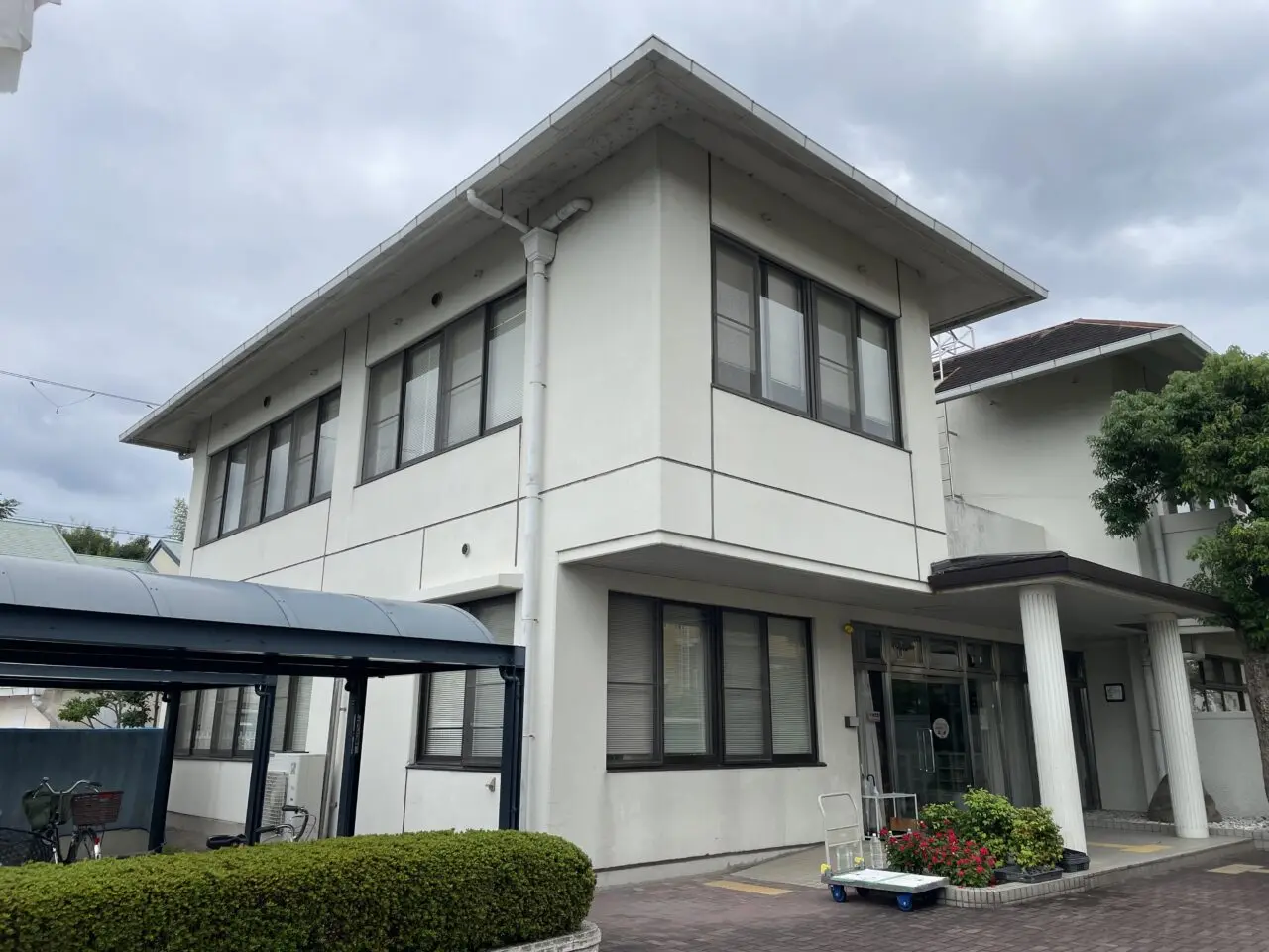 耳原公民館の外観2