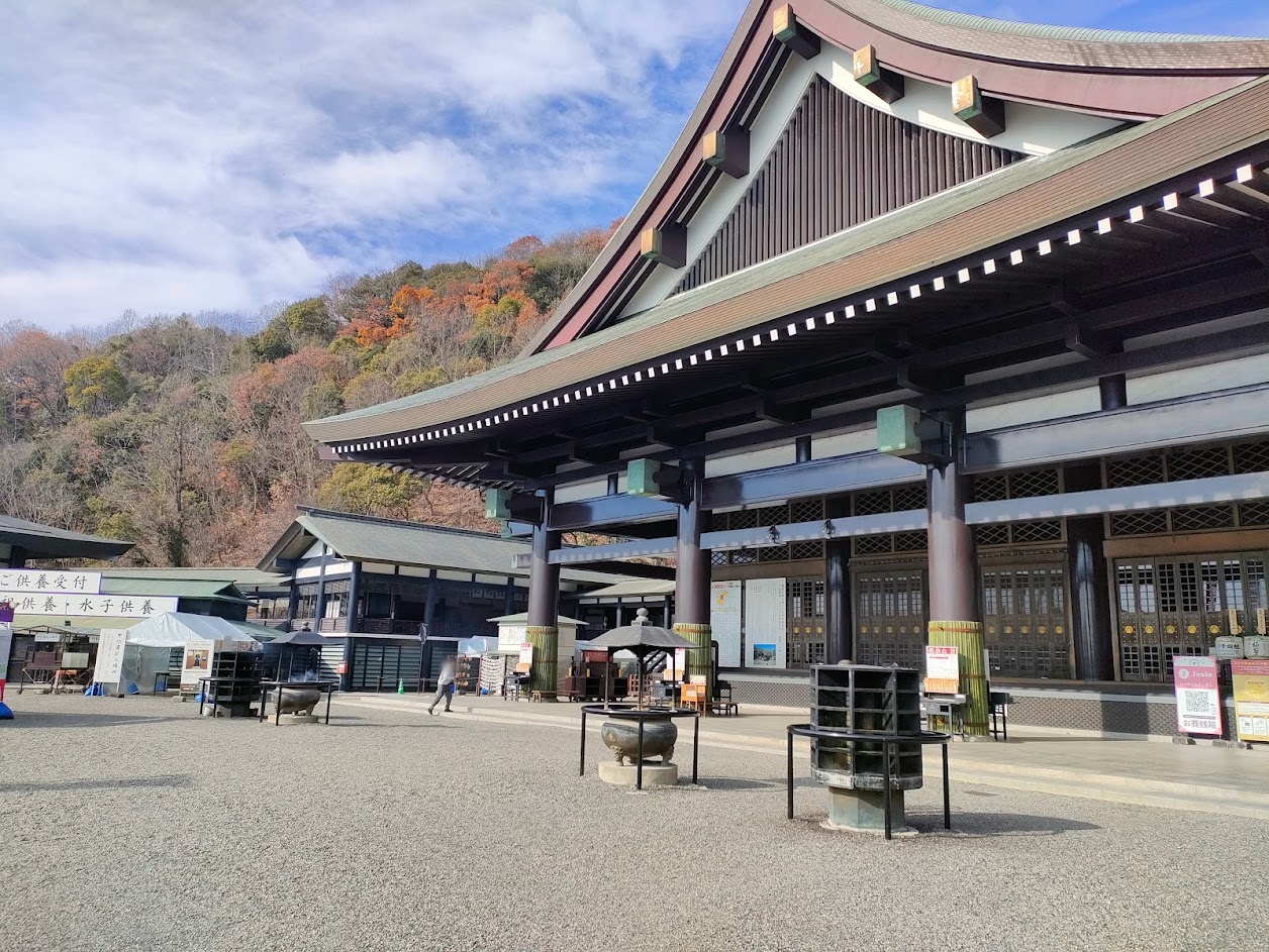 最上稲荷本殿（霊光殿）