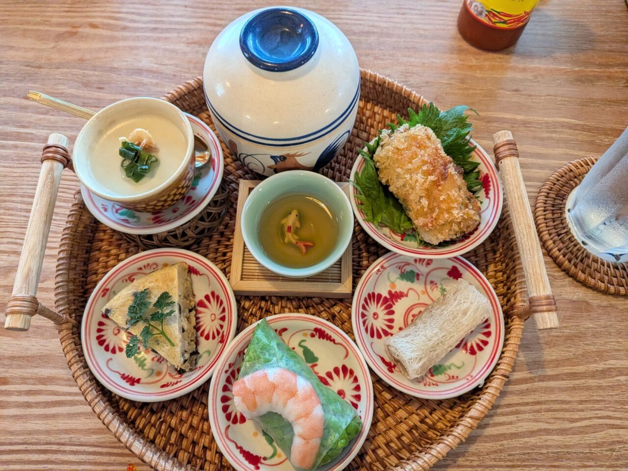 2026年ベトナム料理CAM ONメインプレート