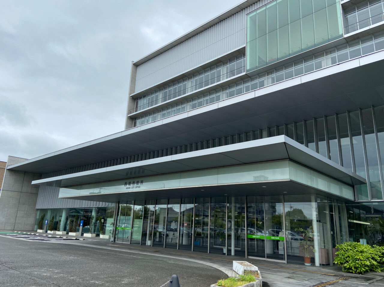 西尾市役所ロビーで「西尾市ふれあいマルシェ」