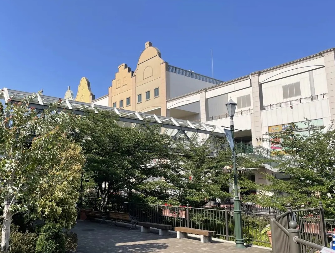 グンゼタウンセンターつかしん