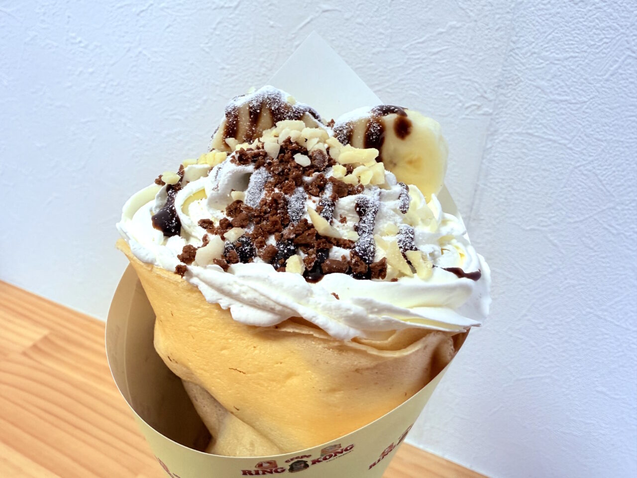 2025年7月18日に高知市比島町にオープンしたクレープ屋「crepe RING KONG」のクレープ
