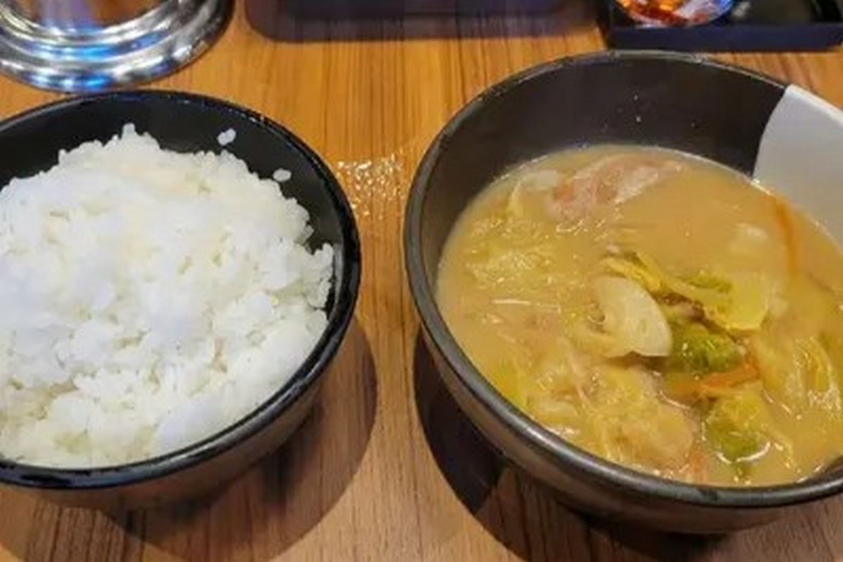 堂山食堂本店とん汁定食