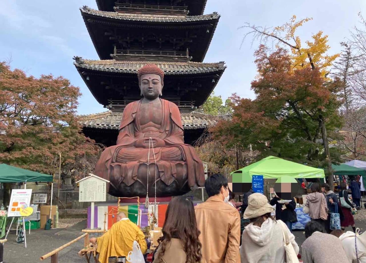 興正寺マルシェの様子