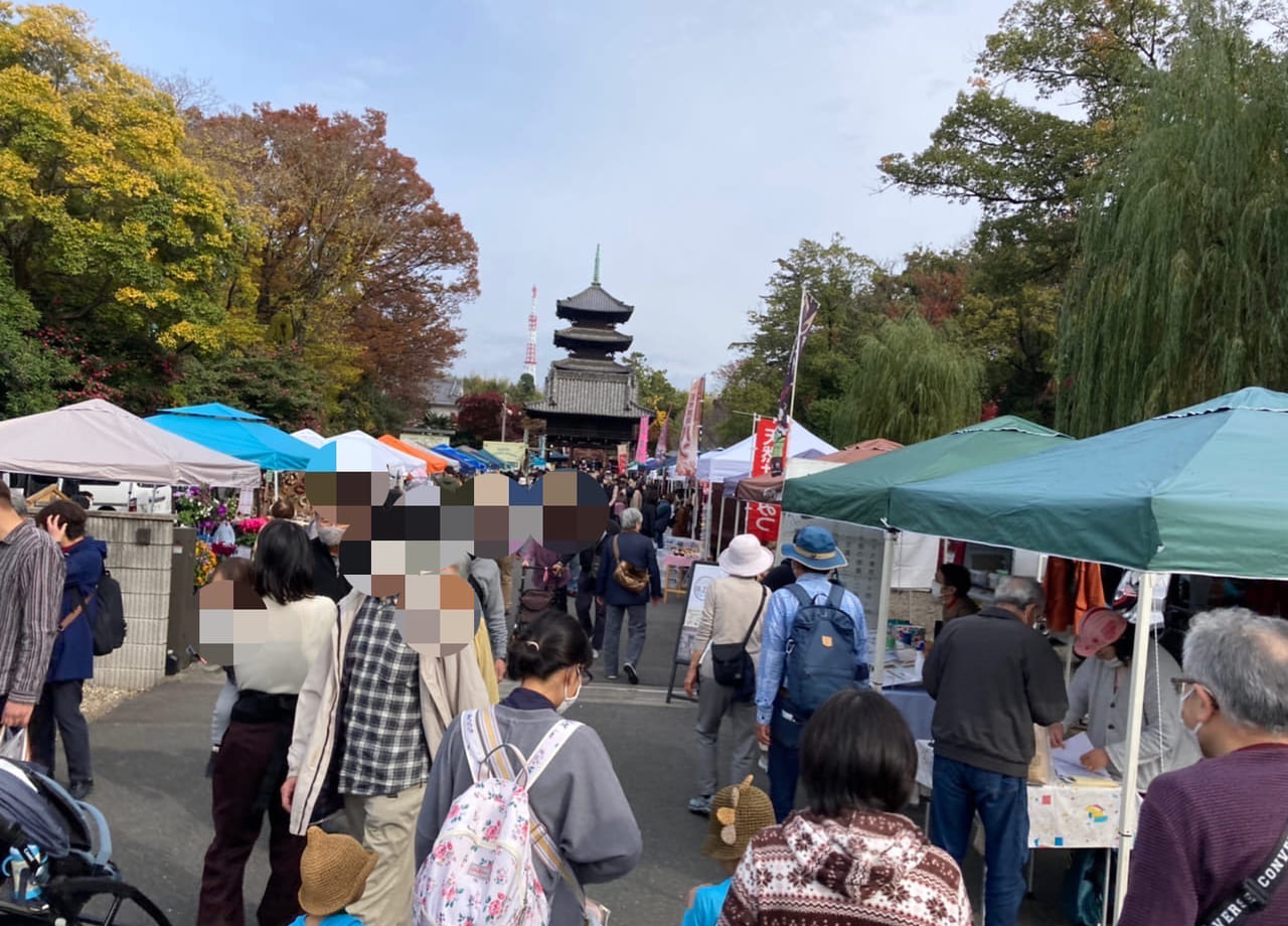 興正寺マルシェ参道入口