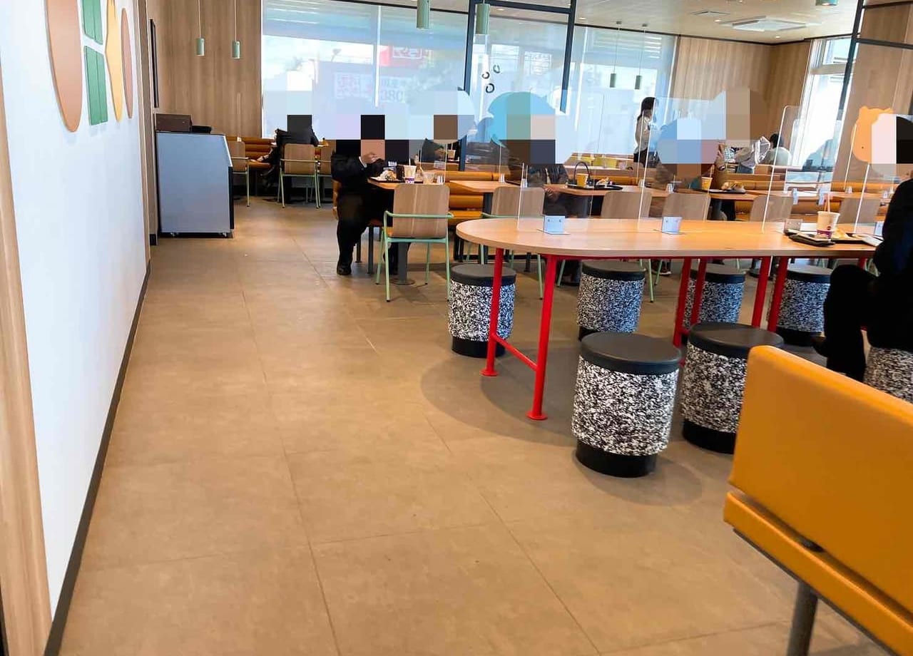 マクドナルド高辻店の2階の様子
