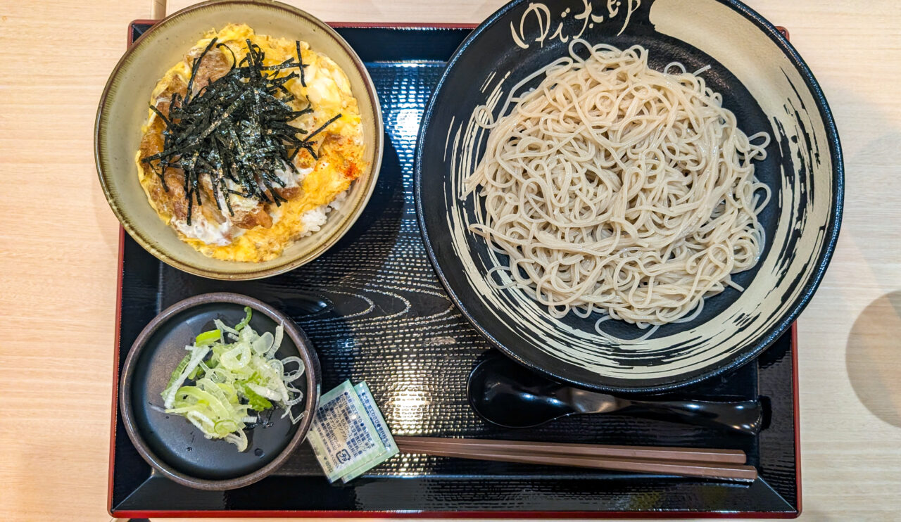 ゆで太郎　ミニかつ丼セット