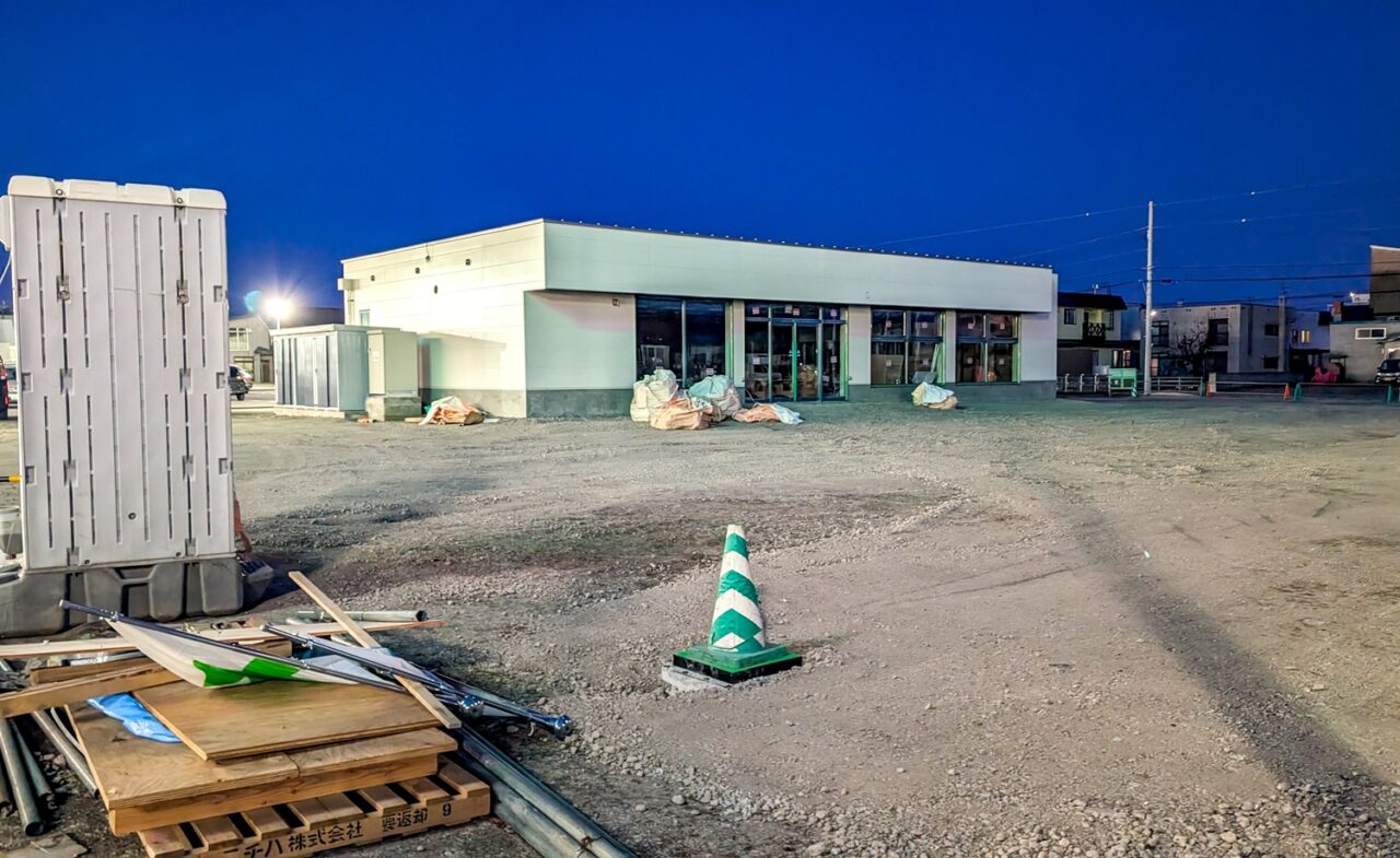 新築工事中の建物