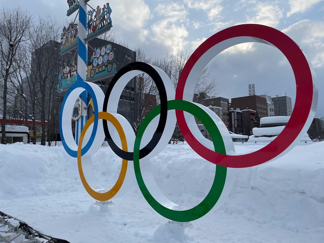 札幌市中央区 1972年札幌オリンピックから50年を記念して オリンピック シンボルを大通公園に設置 号外net 札幌市中央区