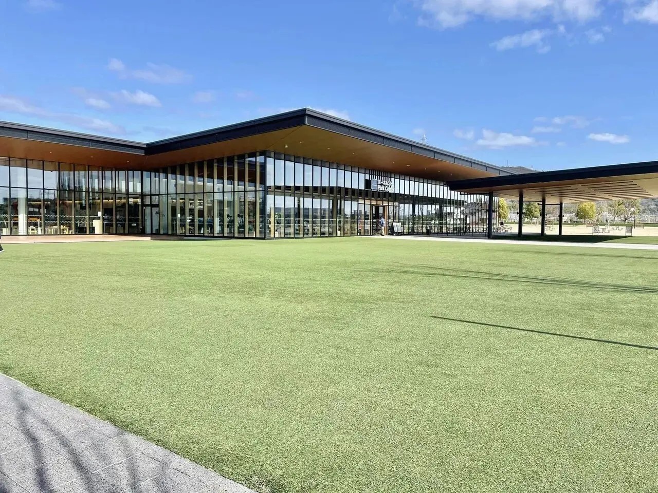 安満遺跡公園　人工芝