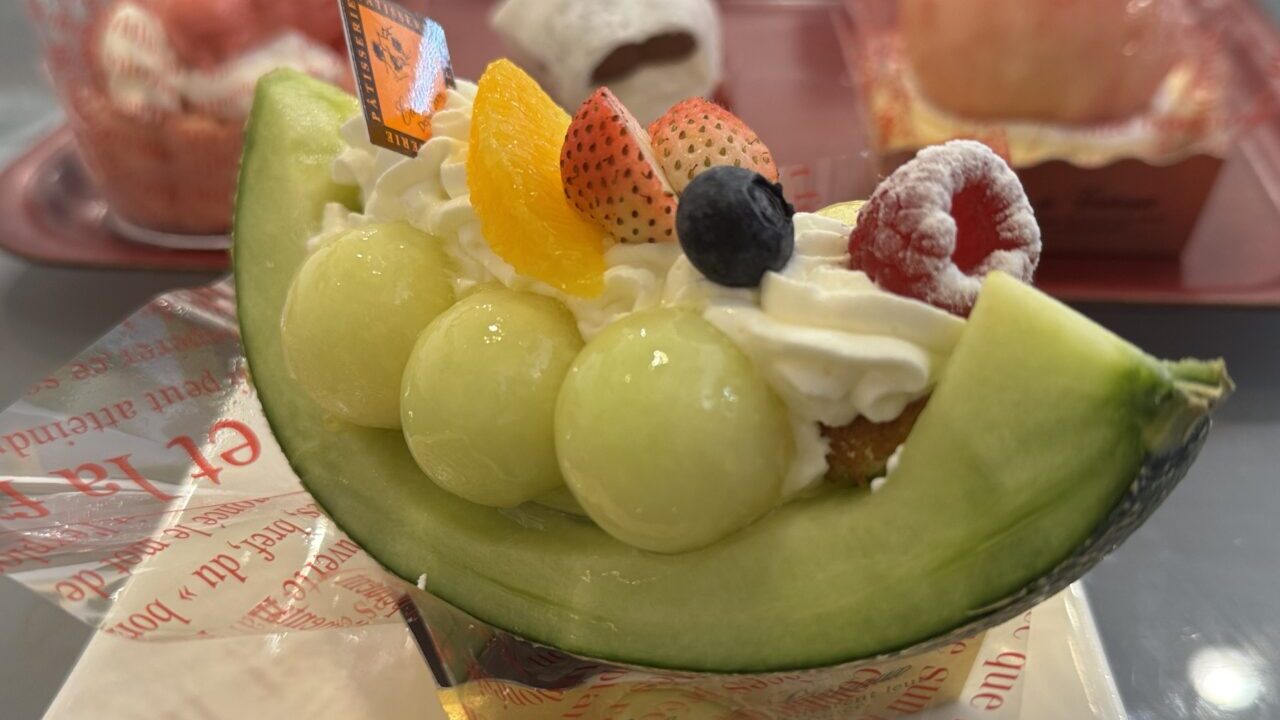 久喜市鷲宮のケーキ屋エーデルワイスのメロンケーキ