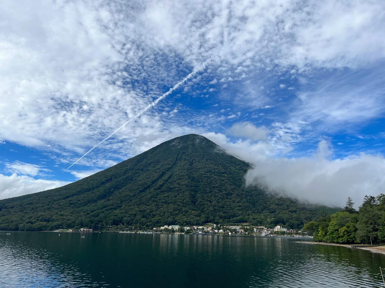 男体山