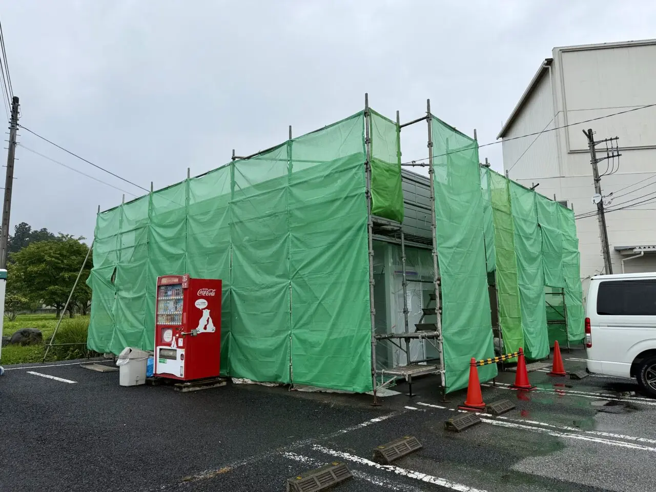 ほっともっと 今市店改装中全体