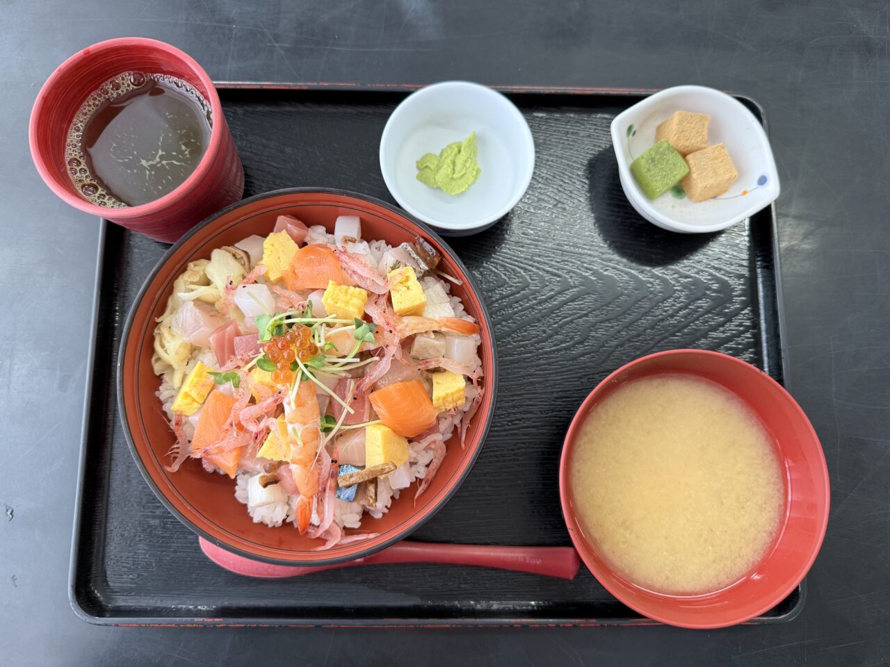 焼津市の小川港魚河岸食堂