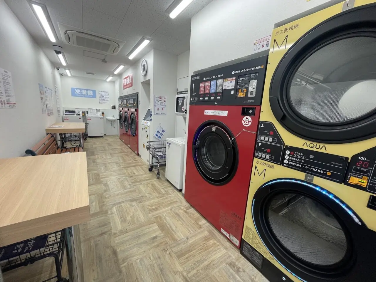 コインランドリーピエロ上新庄の内観