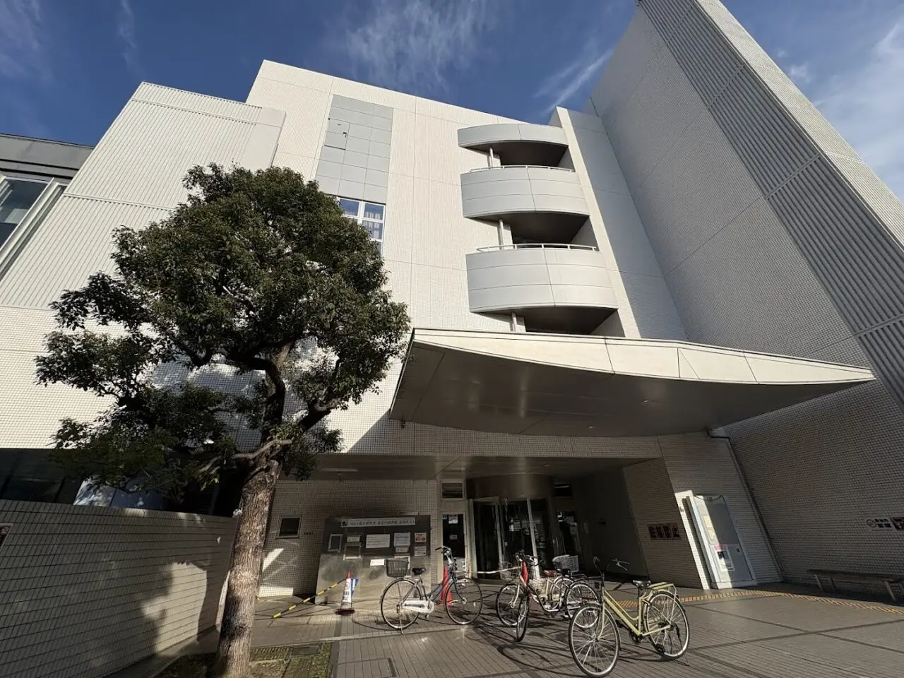 東淀川区民会館の外観