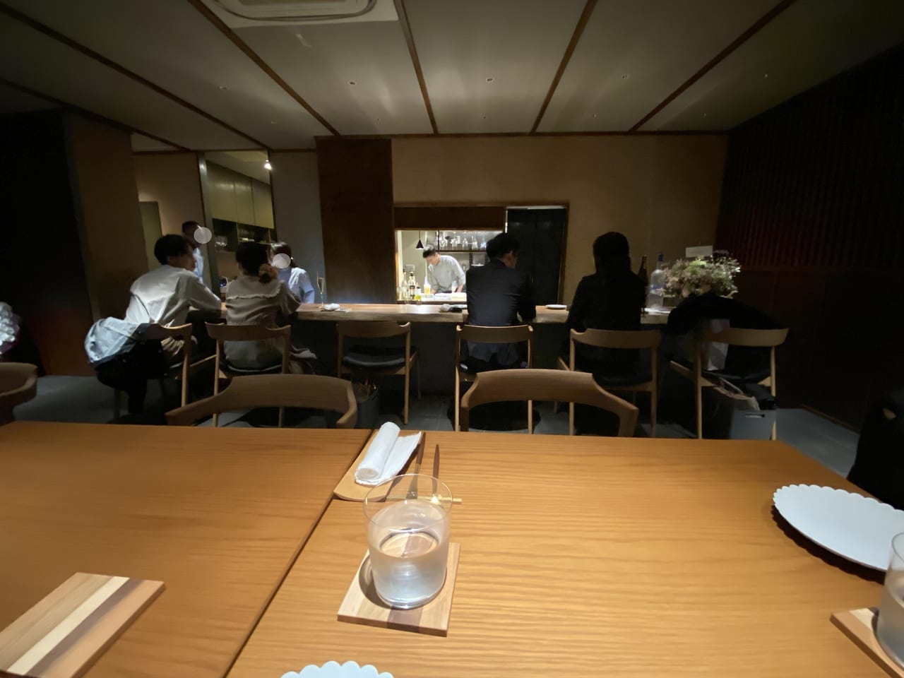 料理や川崎の店内