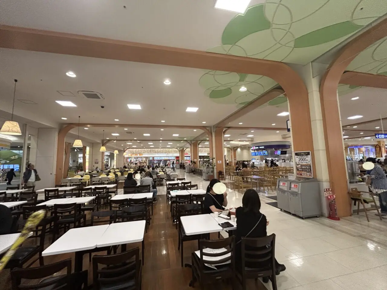 フードコート