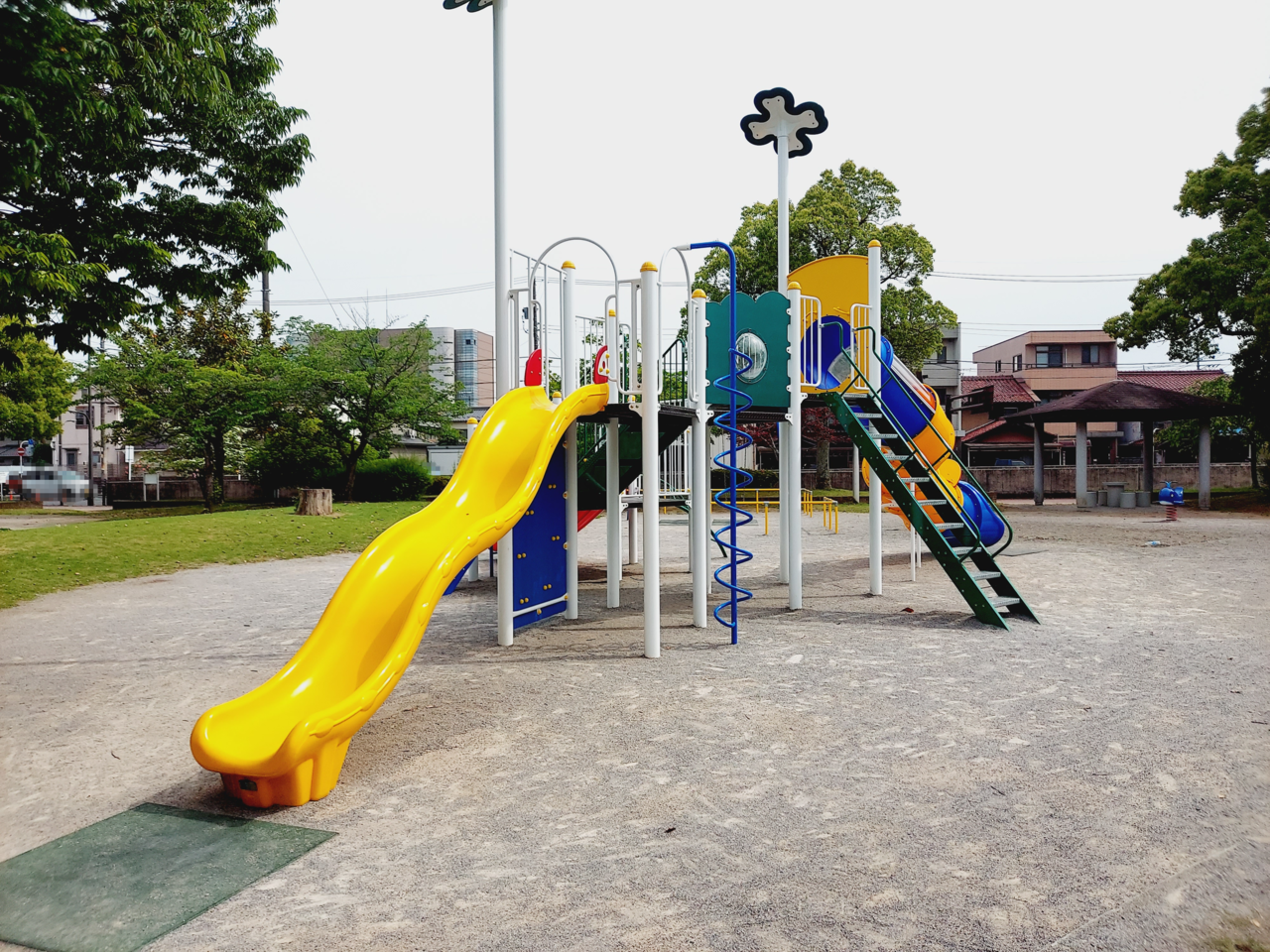 木戸公園滑り台