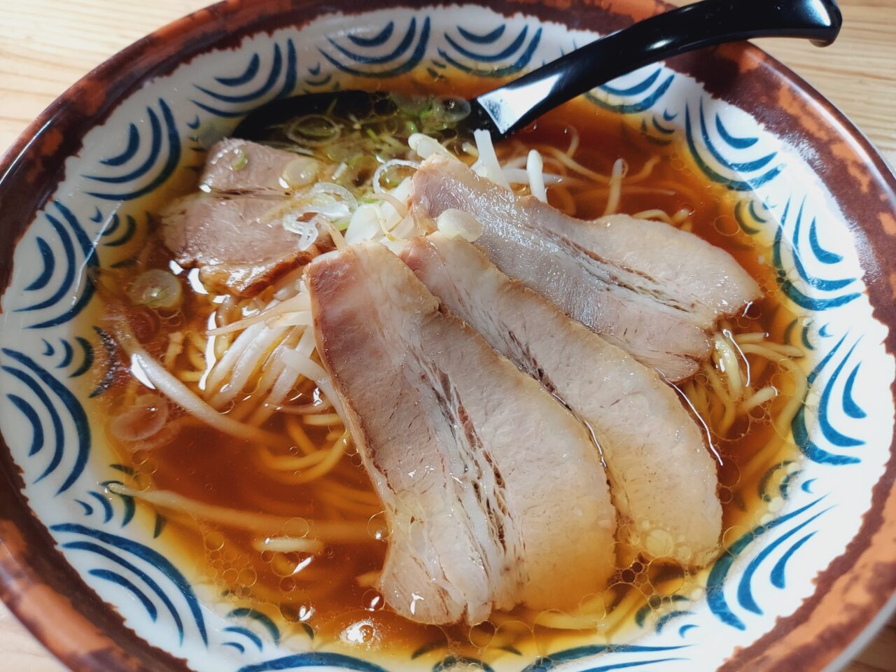 豚ぎょ食堂
