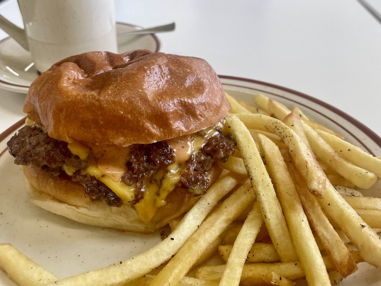 名古屋市千種区、アメリカンバーガー「GOOD LOSERS CLUB グッド ルーザーズ クラブ」が東山公園近くに2026年2月11日にオープン。