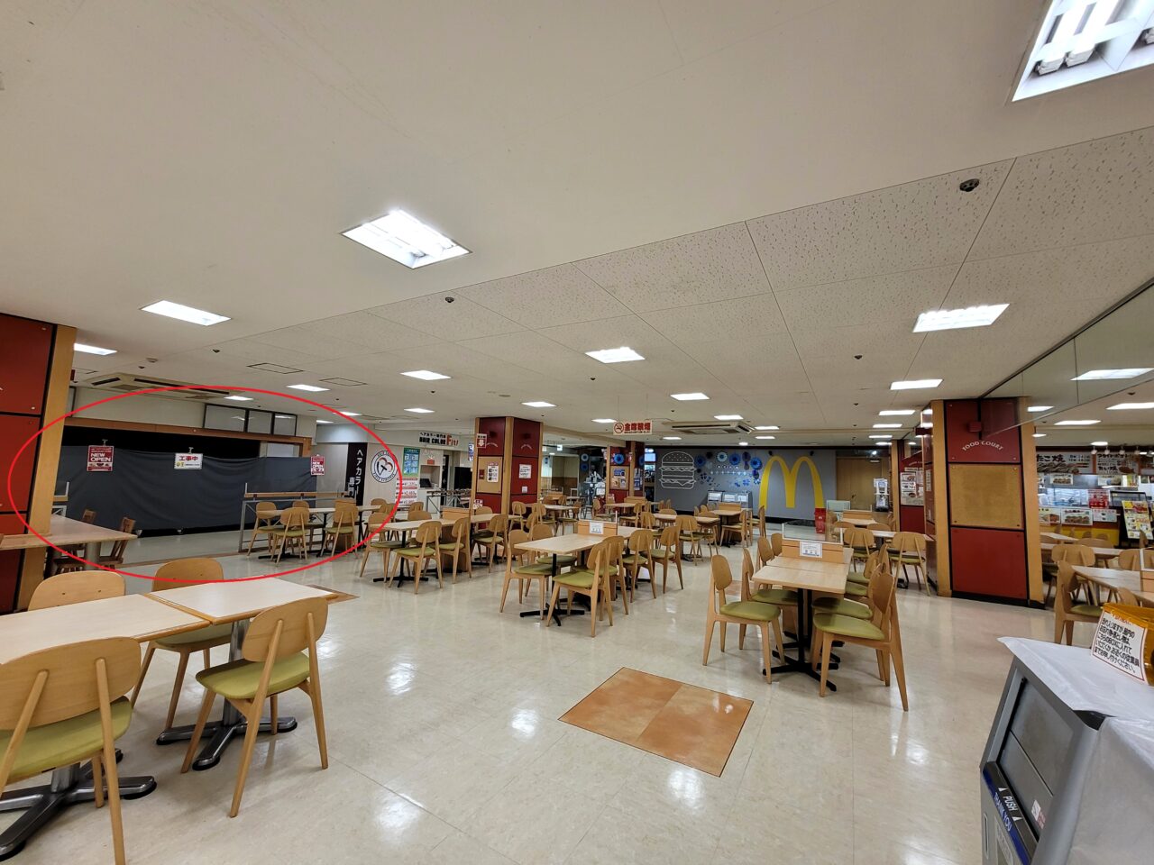 イズミヤ昆陽フードコート