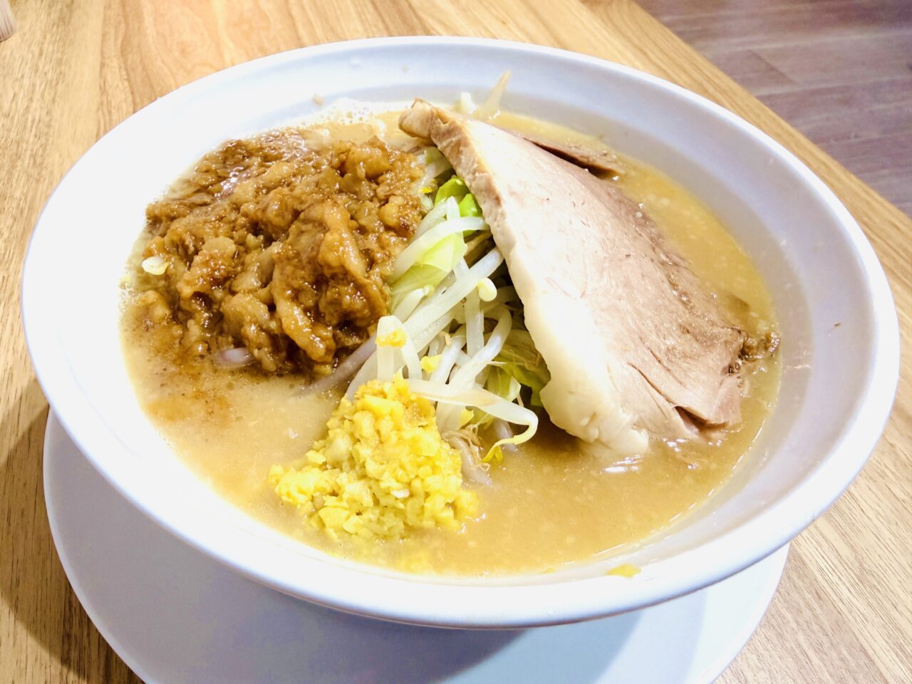 2025年12月17日に大牟田にオープンした二郎系ラーメン店「俺の人生ふるすいんぐ」