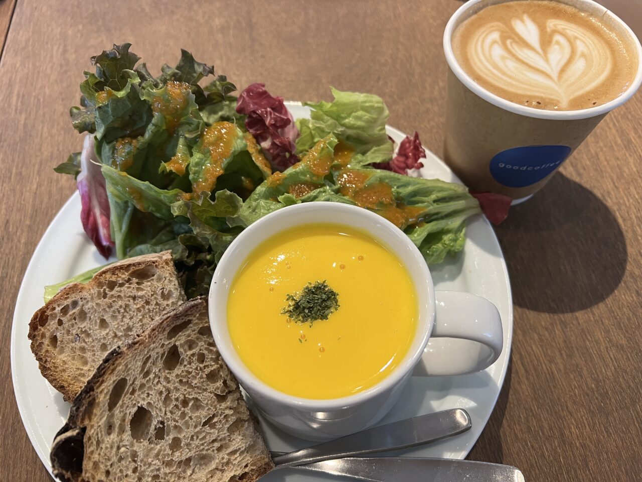 goodcoffeeのカフェラテと季節のスープ
