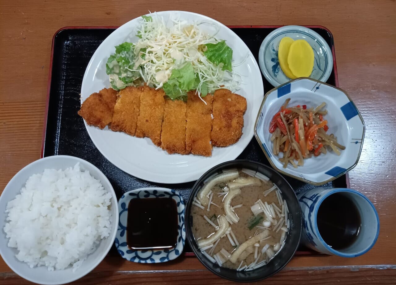 お食事処丁字家ロースカツ定食