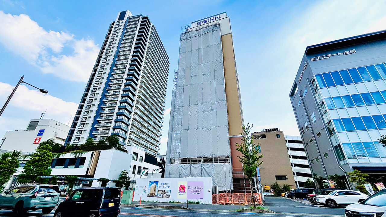所沢駅西口駅前通り沿いに建設中の「東横INN」