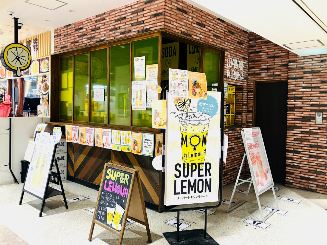 トコトコスクエア地下1Fの手作りレモネードのチェーン店[「レモネード by レモニカ」