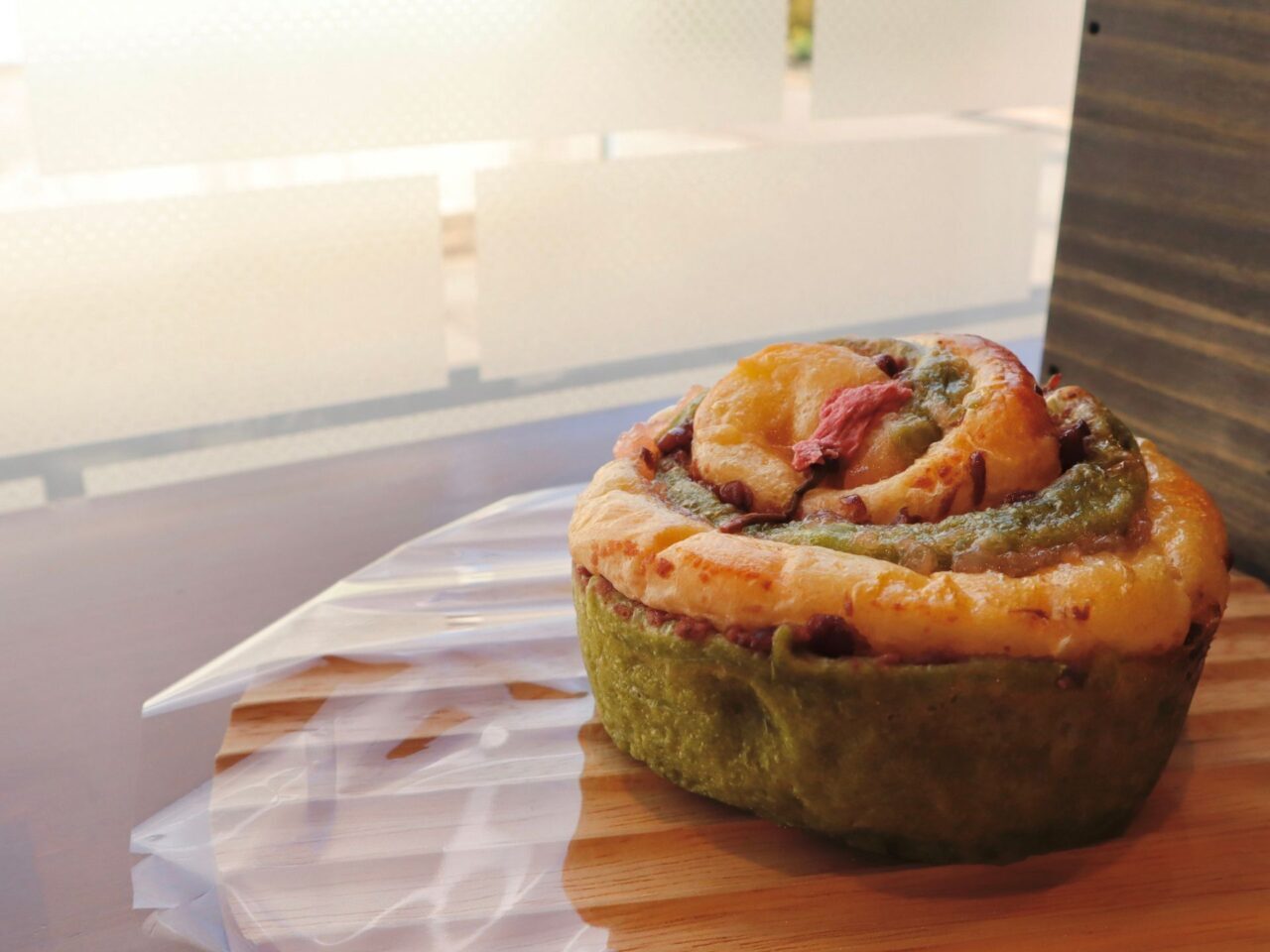 【今治市】新商品紹介! しろねこのパン屋が焼く、春のパン劇場