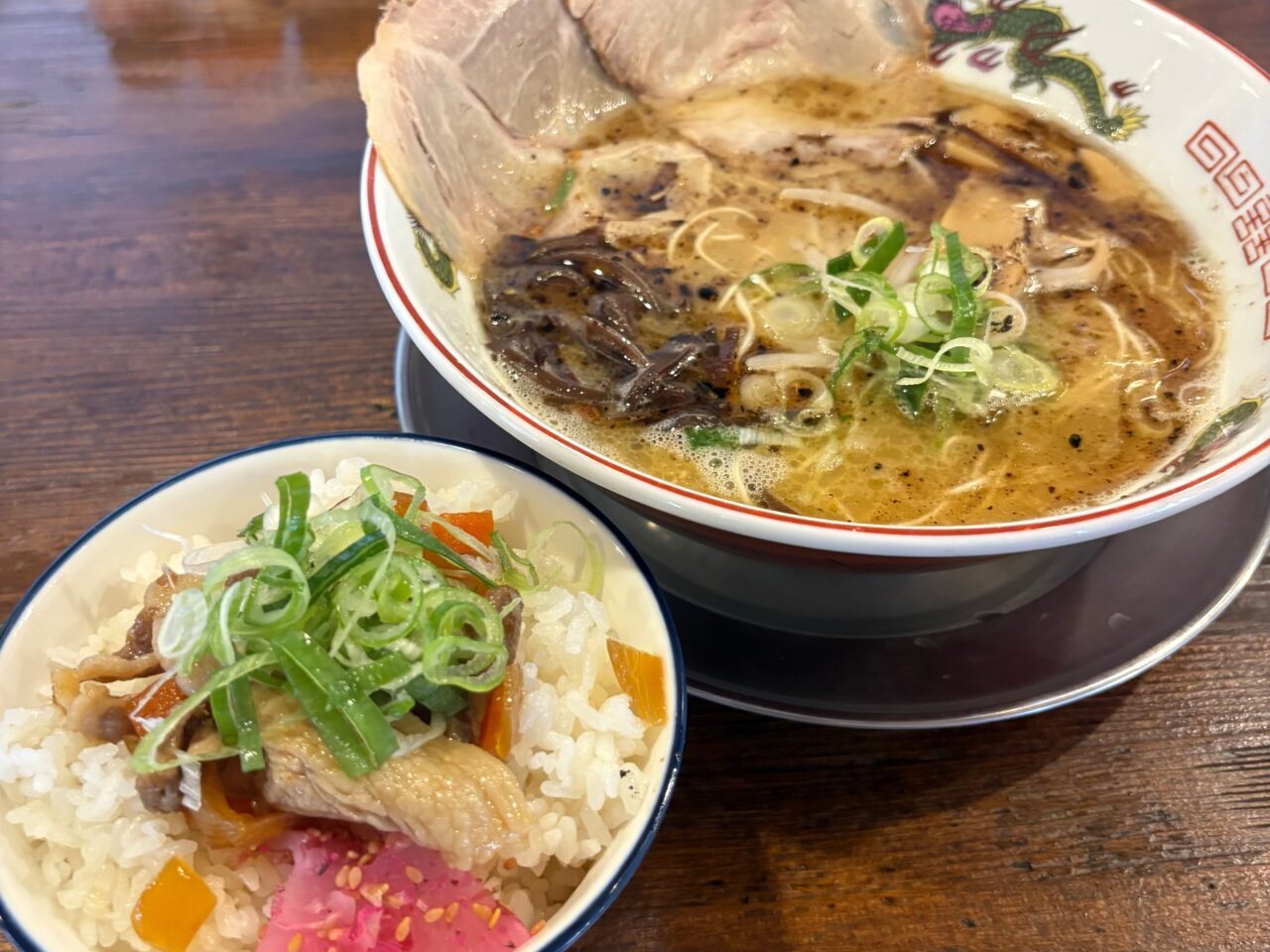 きく麺のラーメンとご飯のセット