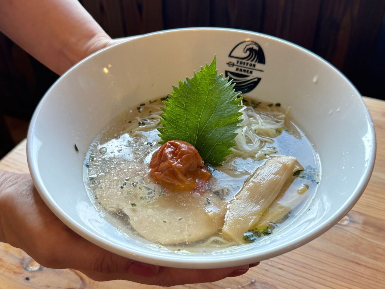トリトンラーメン6月限定「冷やし梅」の実物写真