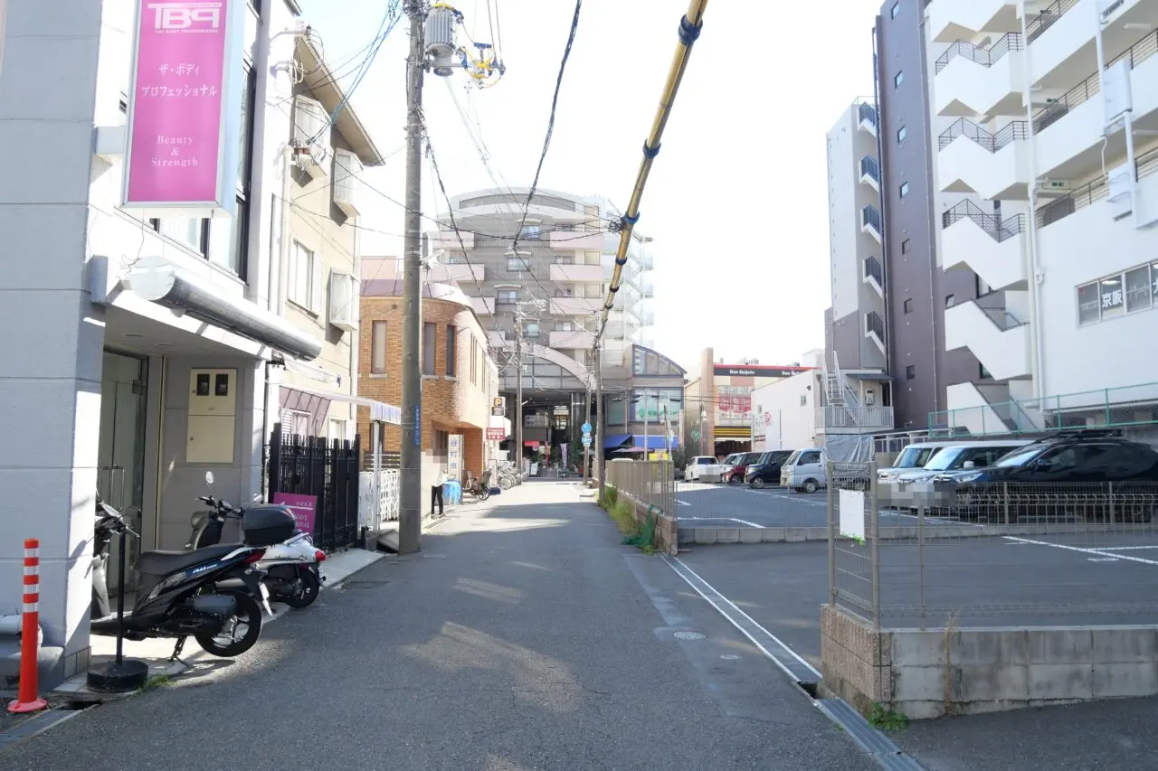 おこめとおあげ、ドンキホーテの近く