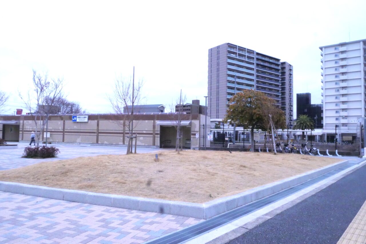 寝屋川公園駅の駅前広場
