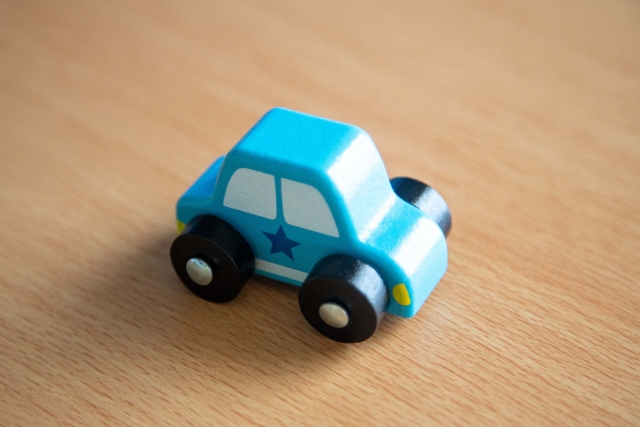 車のおもちゃ