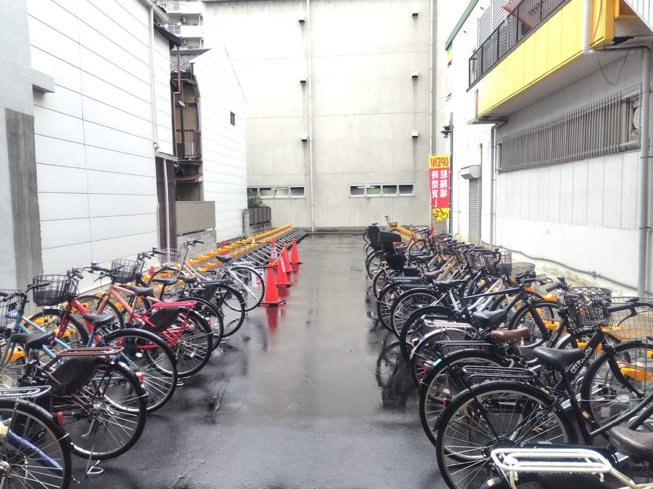 寝屋川一番街商店街にできた駐輪場
