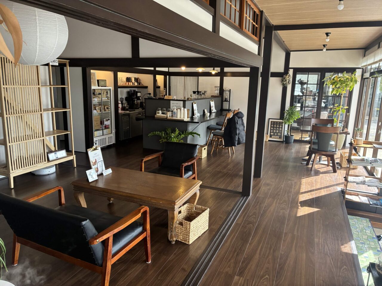 落ち着いた店内の風景